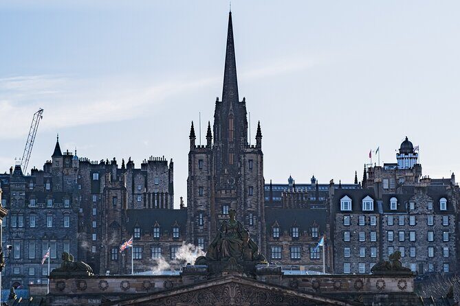 Edinburgh Ghost Tour: Mysteries, Legends and Murders - What Makes the Guide Matter: Jen, Sonia, Melanie, and Gavin