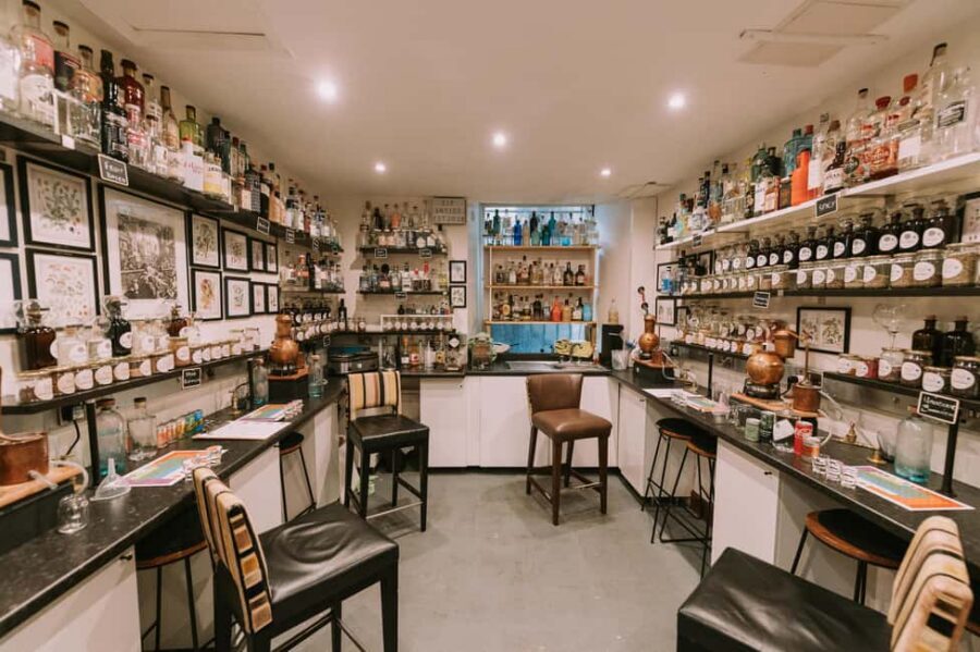 Edinburgh: Gin Distillation Workshop with Gin Tasting - Running the still: distilling and making your bespoke 500ml gin