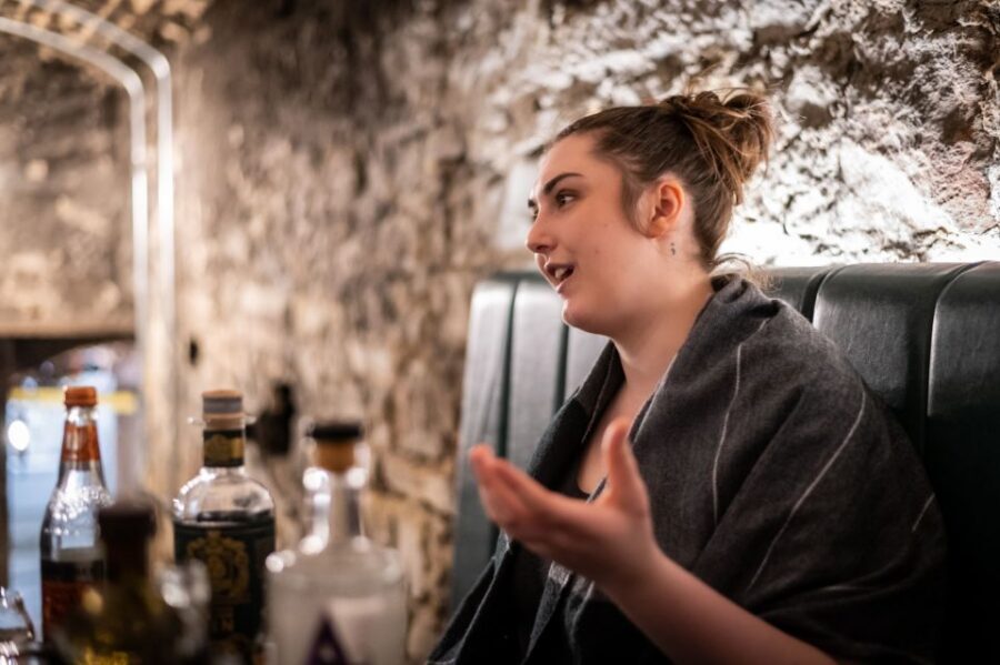 Edinburgh: Gin Tasting at Underground Venue - Finding the meeting point near St Giles Cathedral