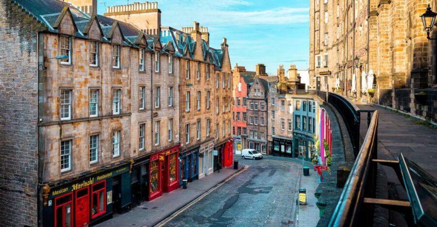 Edinburgh: Guided Harry Potter Tour in French - The Heart of the Tour: Walking Through the Author’s Edinburgh