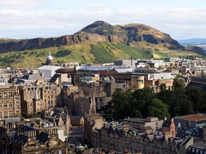 Edinburgh: Guided Hike to Arthur's Seat and Holyrood Park - Holyrood Park walk: 650 acres of nature and royal footsteps