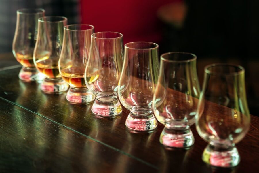 Edinburgh: Guided Whisky Tasting & Walking Tour - What’s included, what isn’t, and how to plan your hunger