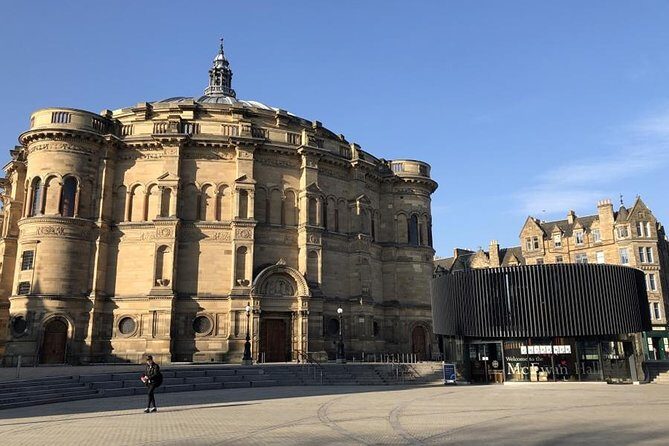 Edinburgh Half Day Guided Private Tour in a Premium Minivan - Greyfriars Bobby and Greyfriars Kirkyard: one of Edinburgh’s most personal stories