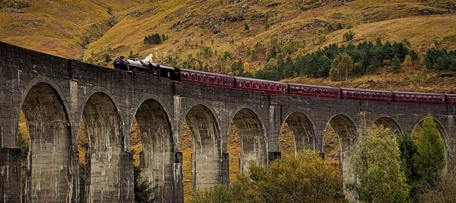 Edinburgh: Harry Potter, Glenfinnan Viaduct & Highland Tour - Fort William: quick food, big mountain energy