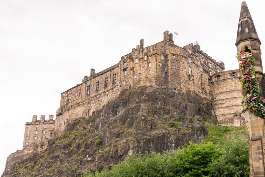 Edinburgh: Harry Potter Magical Guided Walking Tour - Greyfriars Kirkyard: The Tom Riddle Grave Moment