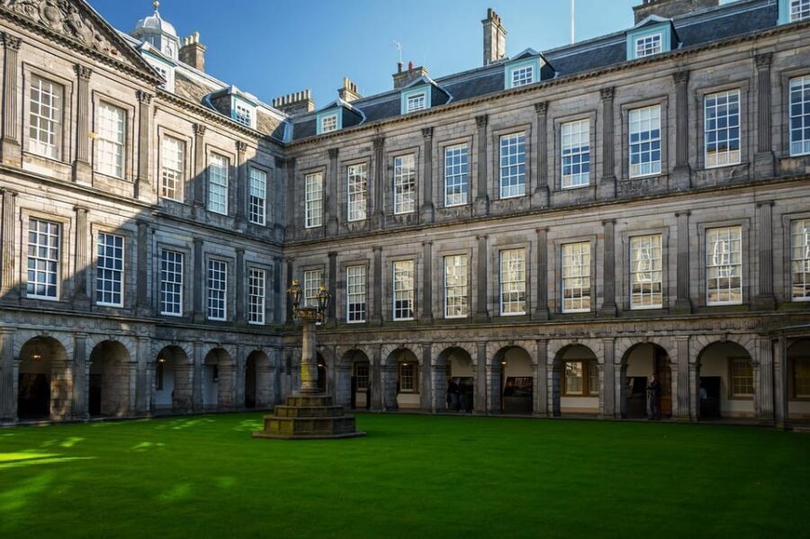 Edinburgh: Harry Potter Tour & Palace of Holyrood Entry - Should you book? My honest take