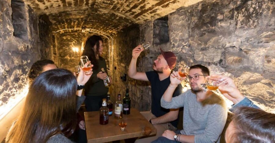 Edinburgh: Harry Potter Walking Tour and Beer Tasting - Tron Kirk Market and the Royal Mile: where your wizard walk begins