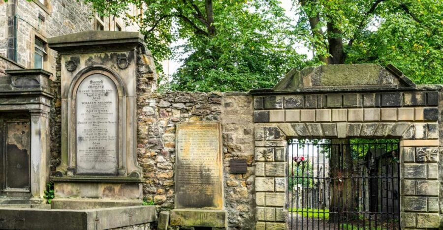 Edinburgh: Haunted Underground Vaults and Graveyard Tour - Greyfriars Kirkyard: Gothic graves and the Greyfriars Bobby legend