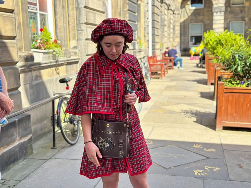 Edinburgh: Historical Gems Tour & A Taste of Scottish Fudge - Who this tour suits best (and who should skip it)
