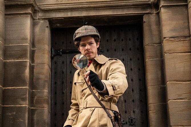 Edinburgh Historical Gems Tour with Whisky & Local Flavours - Royal Mile: the famous street, plus the secret side exits