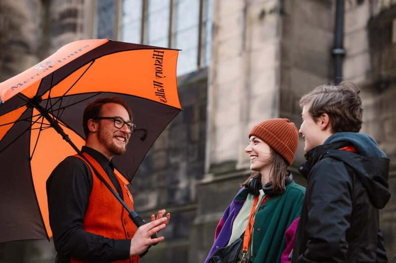 Edinburgh: Immersive Old Town Historical Walking Tour - Starting at Mercat Cross: Getting your bearings on the Royal Mile