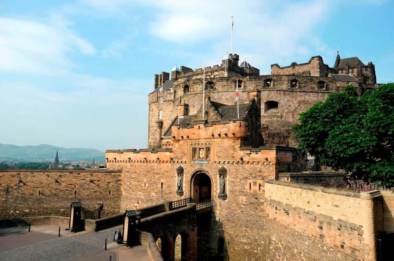 Edinburgh: Immersive Old Town Historical Walking Tour - Mercat Cross and St Giles’ Cathedral: religion, power, and real street-level history