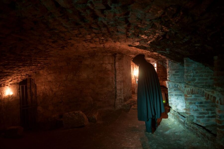 Edinburgh: Immersive Small-Group Haunted Underground Tour - What to wear and how to plan your night
