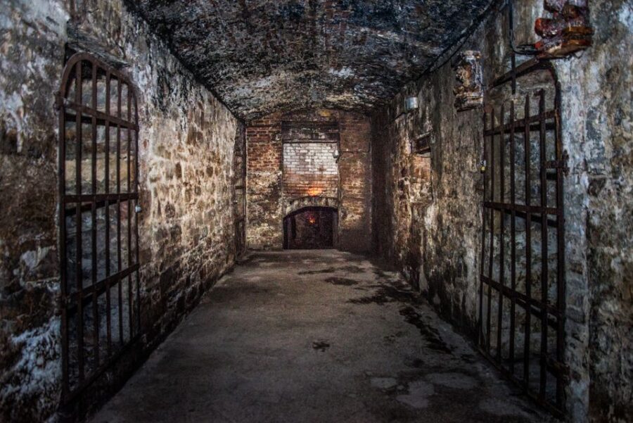 Edinburgh: Late-Night Underground Vaults Terror Tour - Key things I’d watch for before booking
