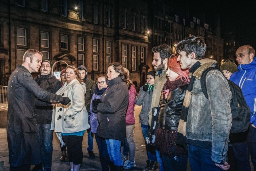 Edinburgh: Late-Night Underground Vaults Terror Tour - Late-night Royal Mile energy: why the timing matters