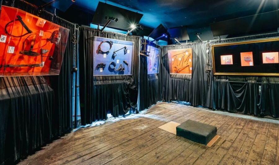 Edinburgh: Late-Night Underground Vaults Terror Tour - Ghost stories that don’t feel like costumes