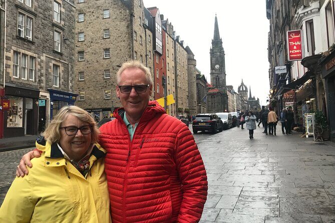 Edinburgh Like a Local: Private & Personalized Experience (3 hrs) - Edinburgh Castle time: feudal power, but with real-world pacing
