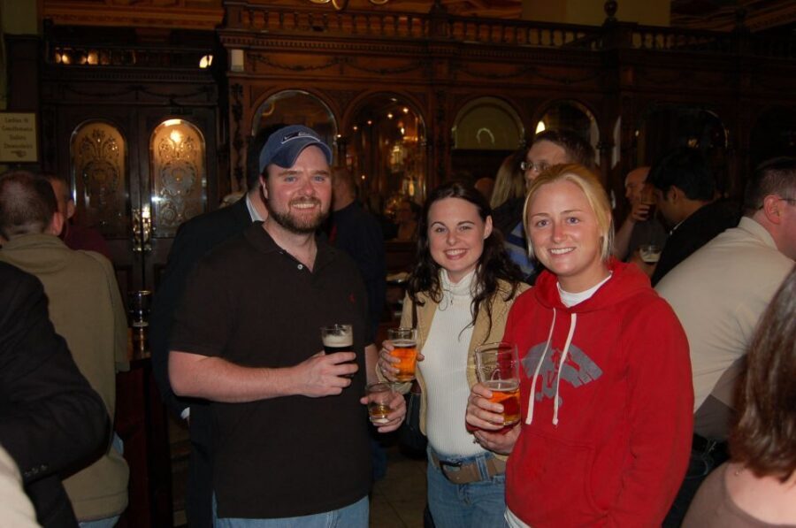Edinburgh Literary Pub Tour with "Real-Actors" - The Clart and McBrain performance: witty, not stiff