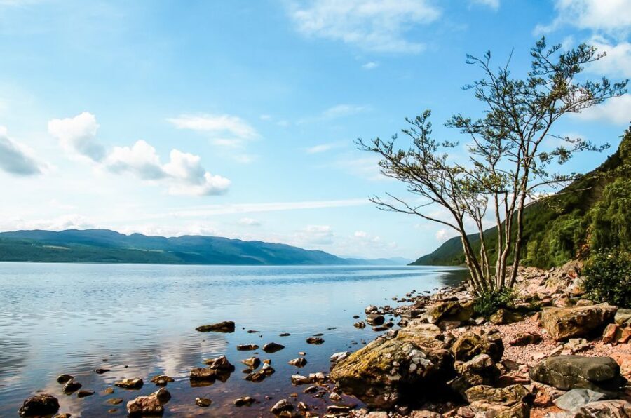 Edinburgh: Loch Ness, Glencoe & the Scottish Highlands Tour - Fort William Lunch Break and a Wee Kilt Introduction