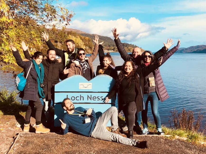 Edinburgh: Loch Ness, Inverness & Highlands Tour in Spanish - A long, efficient Highlands day starting near Calton Hill steps