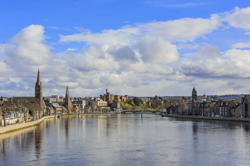 Edinburgh: Loch Ness, Inverness & Highlands Tour in Spanish - Kilmahog old farm: Hairy Cows and a quick breakfast reset