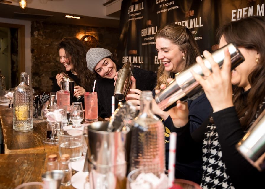 Edinburgh: Love Gin Cocktail Masterclass - Included sweet treats: flavored marshmallows and macarons (with your drinks)