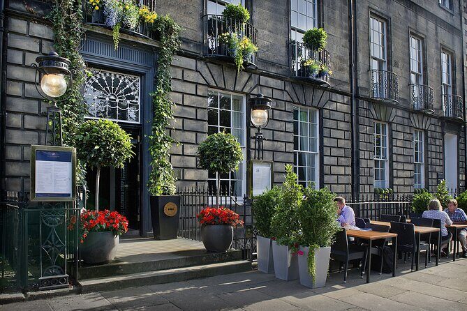 Edinburgh Luxury Private Food & Drink Tour with Eat Walk Tours - How guides like Tom, Wag, and Anastaziya change the whole experience