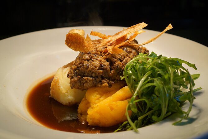 Edinburgh Luxury Private Food & Drink Tour with Eat Walk Tours - Pickup, meeting points, and avoiding the start-line stress