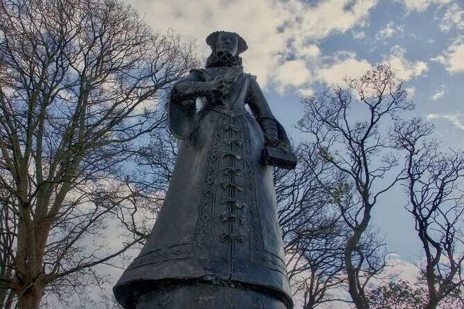 Edinburgh: Mary Queen of Scots Privately Guided Luxury Day Tour - Linlithgow Palace: where Mary’s life begins