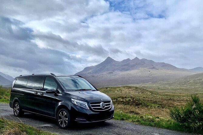 Edinburgh: Mary Queen of Scots Privately Guided Luxury Day Tour - Kelpies and the Wallace Monument: quick Scotland stops that add context