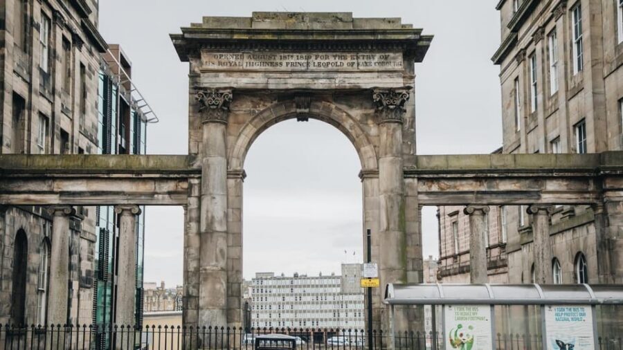 Edinburgh New Town: City Walking Tour & Exploration Game - Timing on your feet: 2.2 miles, stairs, and where breaks make sense