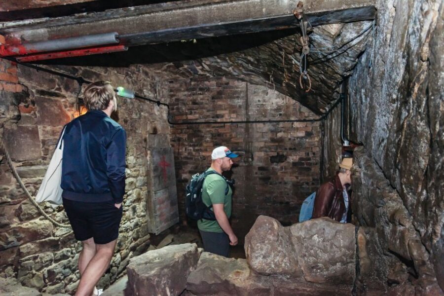 Edinburgh: Old Town and Underground Historical Tour - Price and value: about $27 for 90 minutes plus vault entry