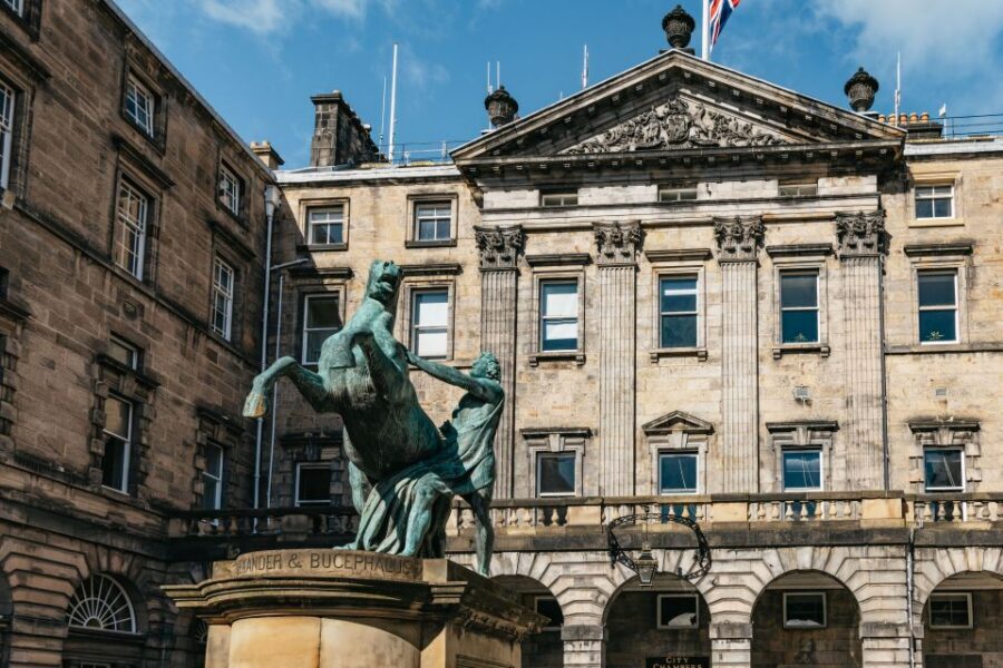 Edinburgh: Old Town History and Tales Walking Tour - What the Route Feels Like Day-to-Day: Good for First-Time Orientation