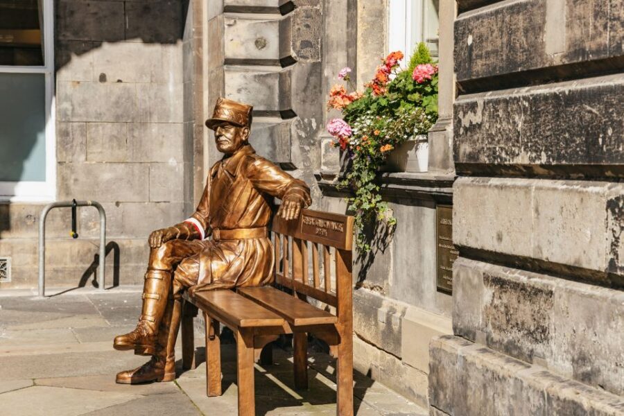 Edinburgh: Old Town History and Tales Walking Tour - Mercat Cross: Where Public Life Gets Written Into Stone