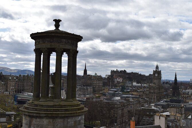 Edinburgh Old Town Private Self-Guided Tour - City Chambers and Mercat Cross: civic power and medieval public life