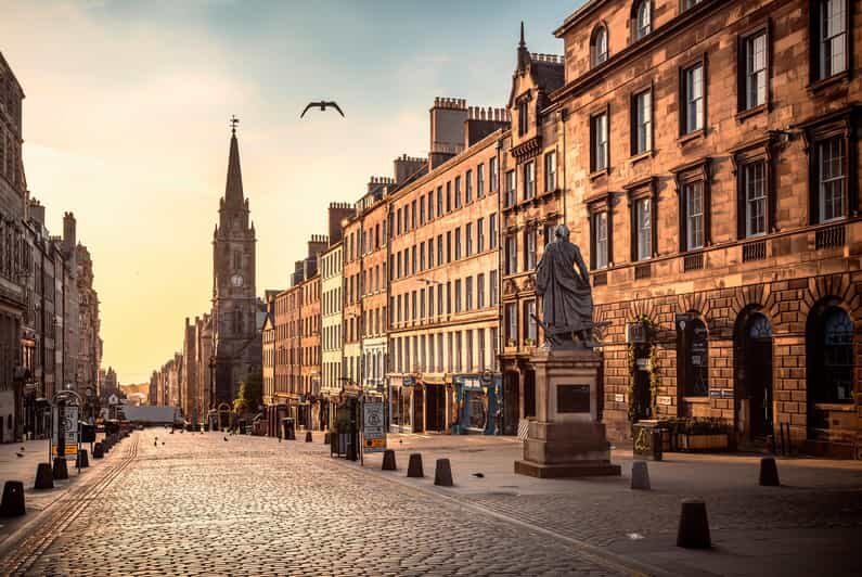 Edinburgh: Old Town Private Walking Tour with Historian - Meeting at the National Museum: start points that actually work