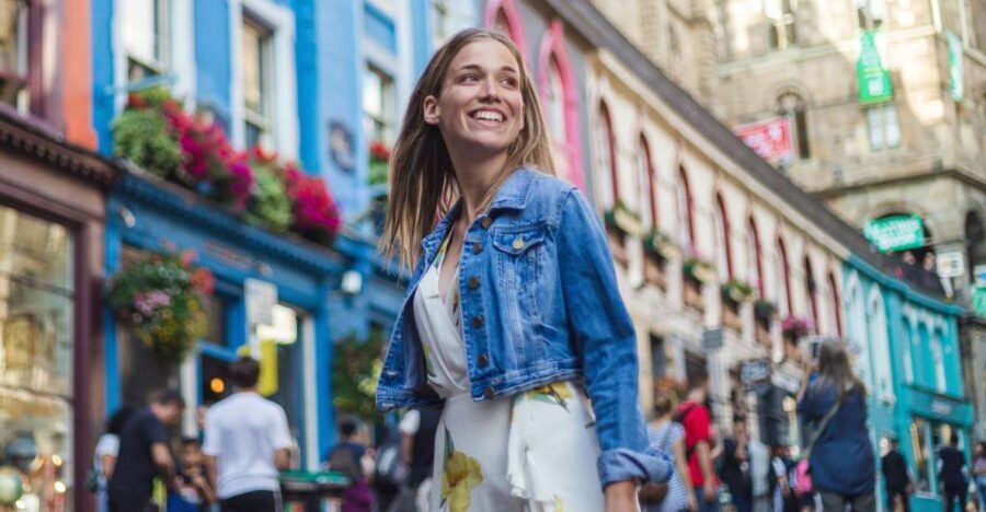 Edinburgh Old Town: Professional Photoshoot & Edited Photos - Meeting Point: Victoria Street at Virgin Hotels Edinburgh