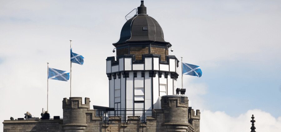 Edinburgh: Old Town Walking Tour with an APP - Quick hits before you go