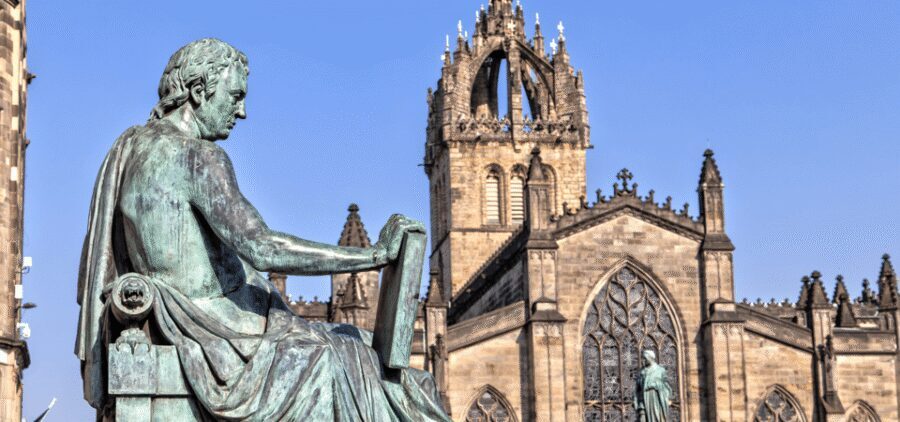 Edinburgh: Old Town Walking Tour with an APP - How long this really takes (and when it feels best)