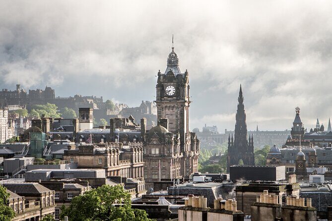 Edinburgh: Old Town's Highlights Walking Tour - St Giles’ Cathedral: Gothic Stone and Stained Glass for 30 Minutes