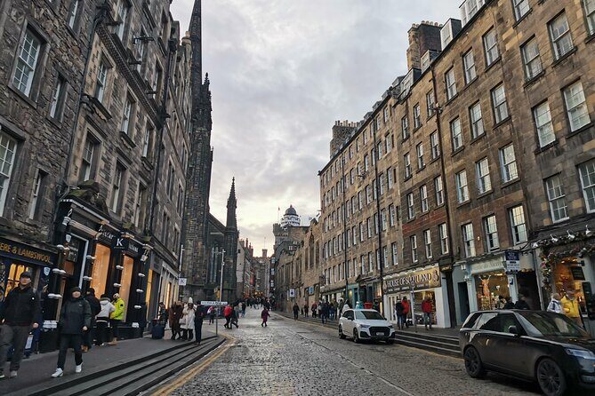 Edinburgh Outlander Self-Guided Private Tour - Old City Gates by Pub and Golden Cobblestones: The Netherbow Port Route Clue