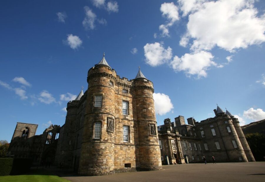 Edinburgh: Palace of Holyroodhouse Entry Ticket - State Apartments and the Changing Tastes of Monarchs