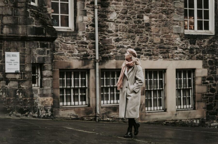 Edinburgh: Photo Shoot with a Private Vacation Photographer - Why a private Edinburgh photo shoot is better than selfie mode