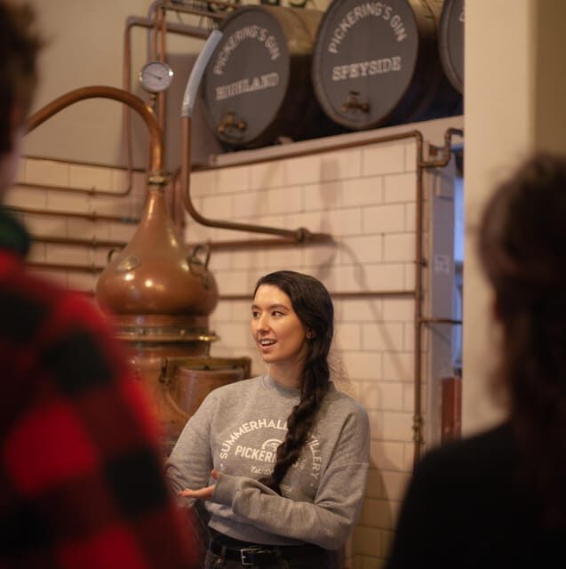 Edinburgh: Pickering's Gin Jolly Tour (Distillery & Tasting) - The walk to the distillery: meeting the distillers at work