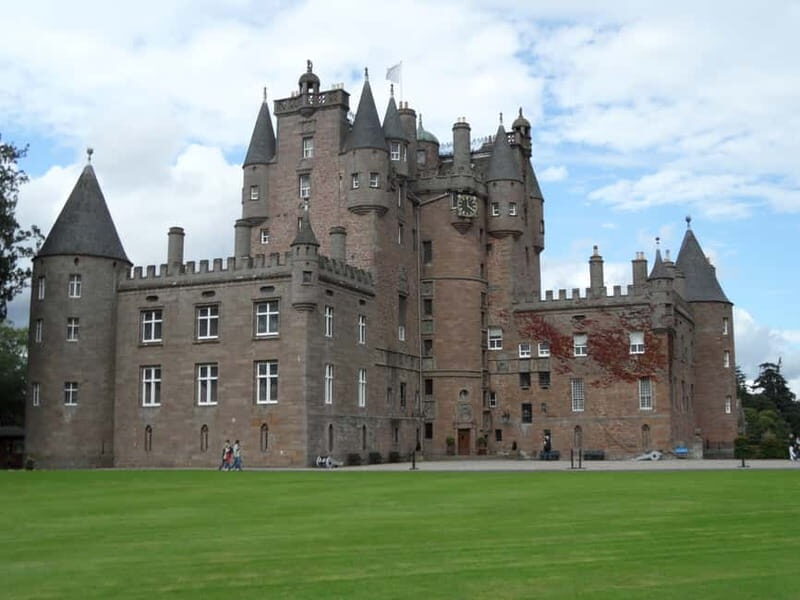 Edinburgh: Private Guided Walking Tour - Princes Street, Gardens, and the Viewpoints That Set the Stage