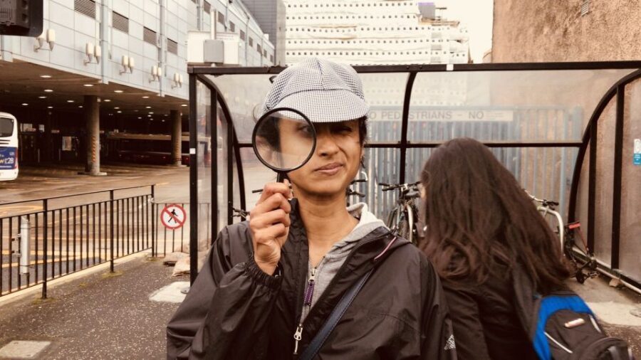 Edinburgh: Private Sherlock Holmes Adventure Tour Challenge - St Andrews Square to Princess Street: solving while you sightsee