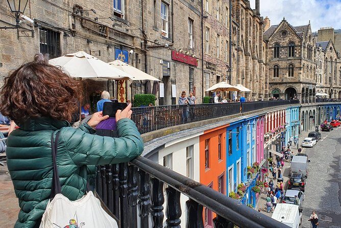 Edinburgh Private Walking Tour - The Royal Mile with less crowd stress and more local flavor