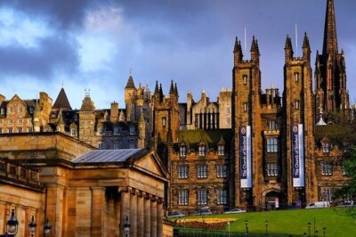 Edinburgh: Private Walking Tour - Old Town Streets: Architecture Stories and Famous-and-Infamous Lives