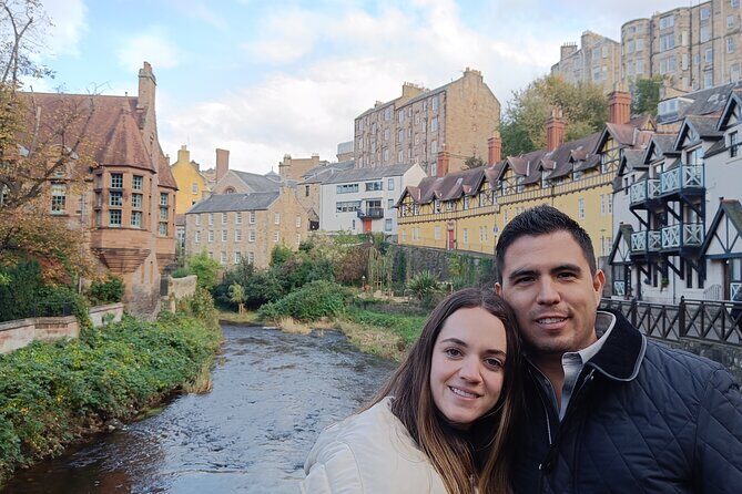 Edinburgh Private Walking Tour in Spanish - New College and the New Town panorama: a best-photo moment, if timing matches