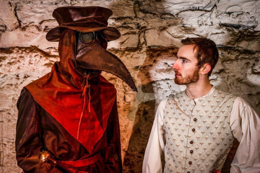 Edinburgh: Real Mary King's Close Guided Tour - The guide experience: why the hour doesn’t drag